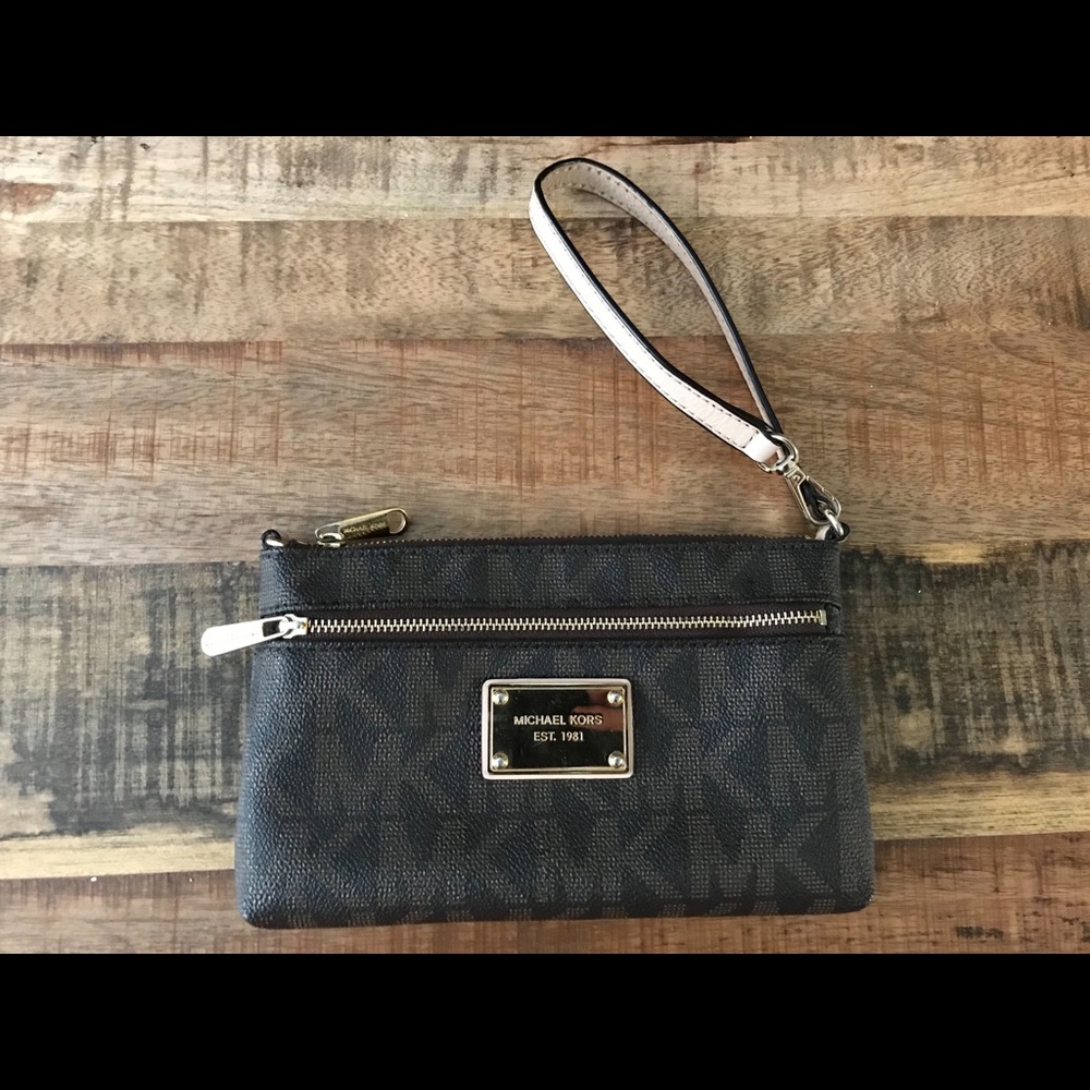 Michael Kors wristlet